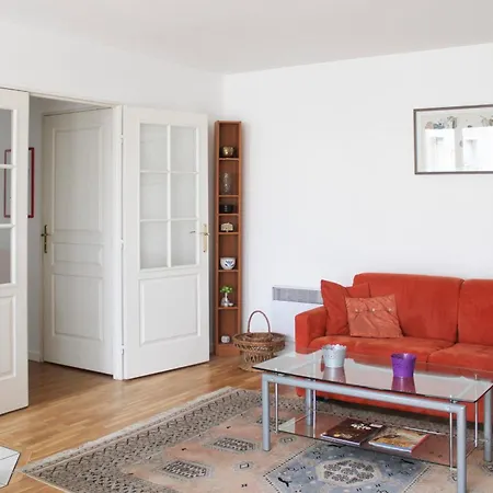 Bright And Quiet With Unobstructed View